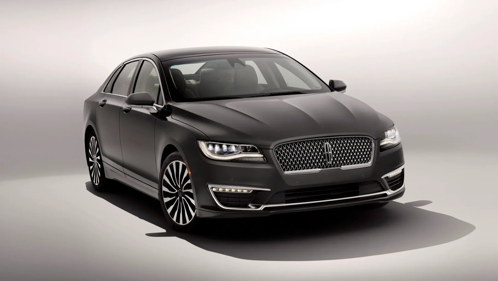 The 2018 lincoln mkz is shown in a studio.